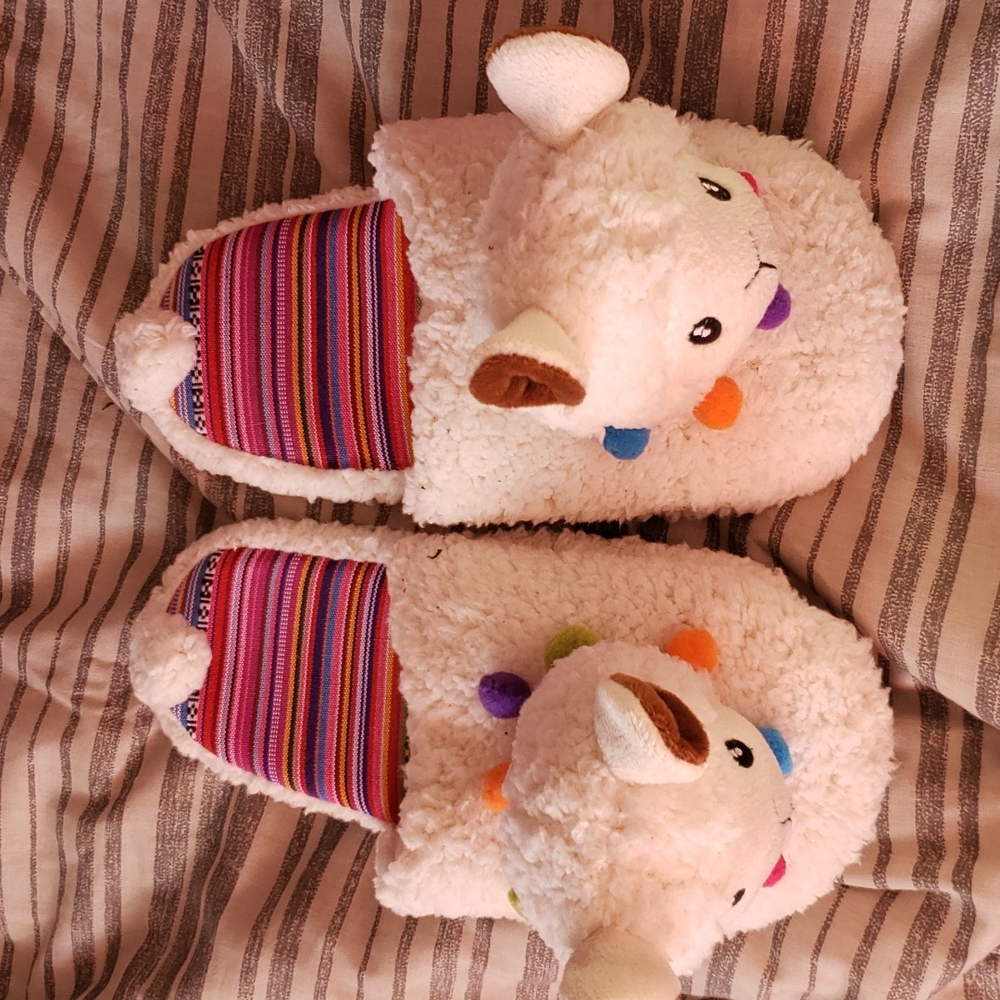 Little llama slippers
